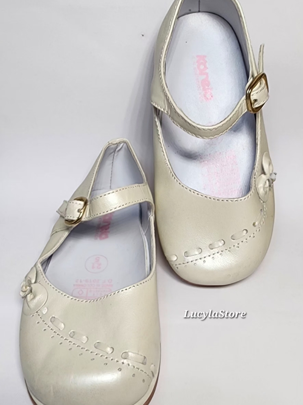 Karela Kids Shoes for Girls Genuine Leather in a beige or off-white finish.